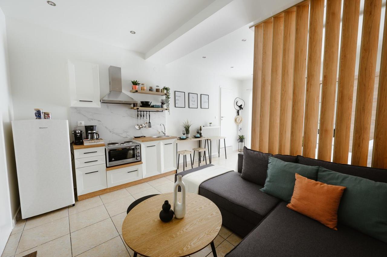 Central Apartments Волос Екстер'єр фото